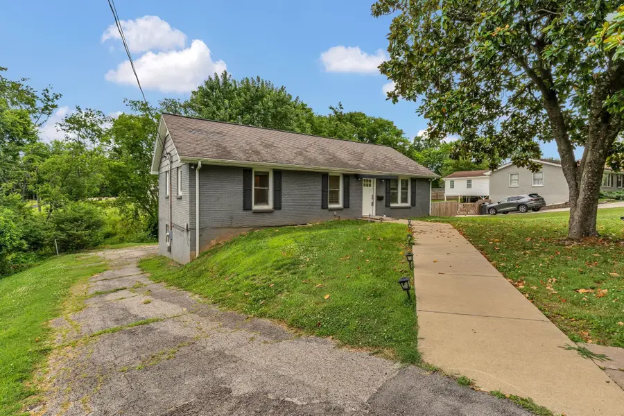 105 Donmond Dr, Hendersonville, TN 37075 - #2