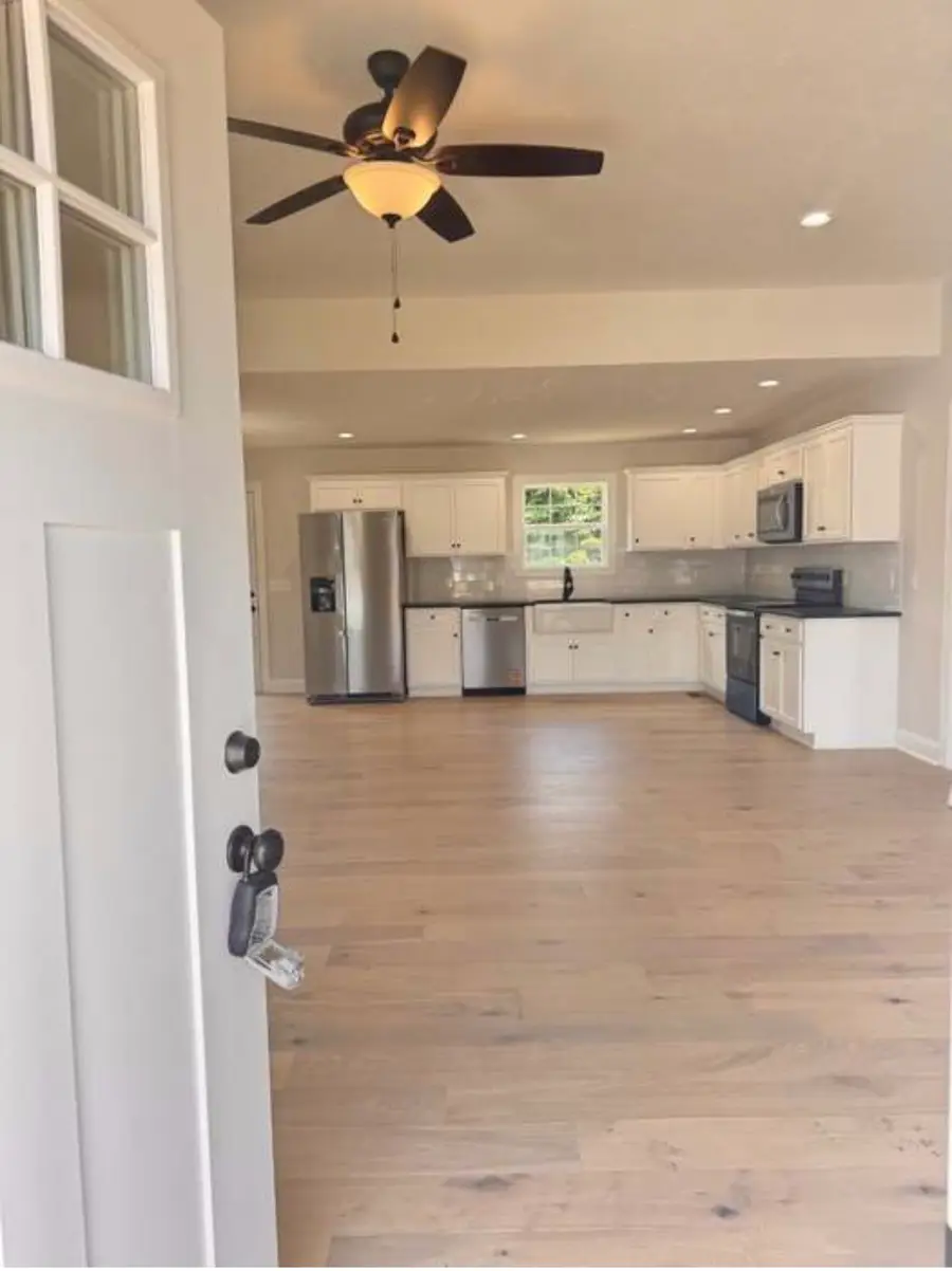 329 Fairview Dr, Hopkinsville, KY 42240 - #2