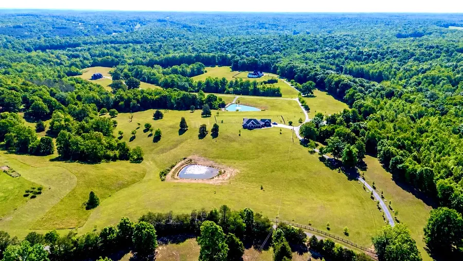 333 Moonlight Dr, Vanleer, TN 37181 - #3