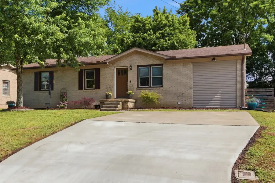 617 Mclemore Ave, Spring Hill, TN 37174 - #2
