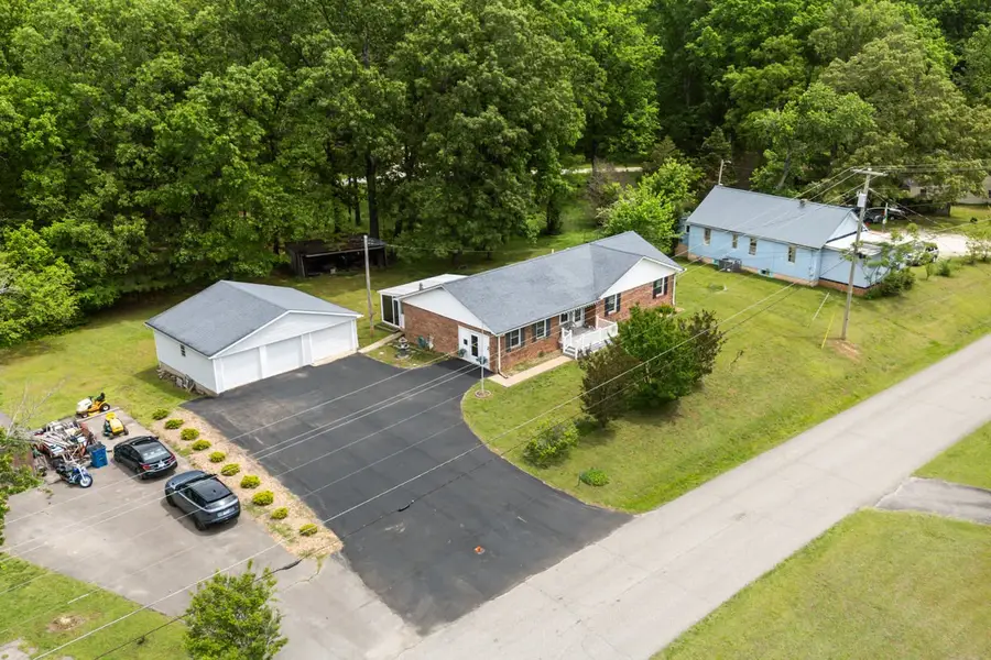 190 Post Oak Ave, Camden, TN 38320 - #2