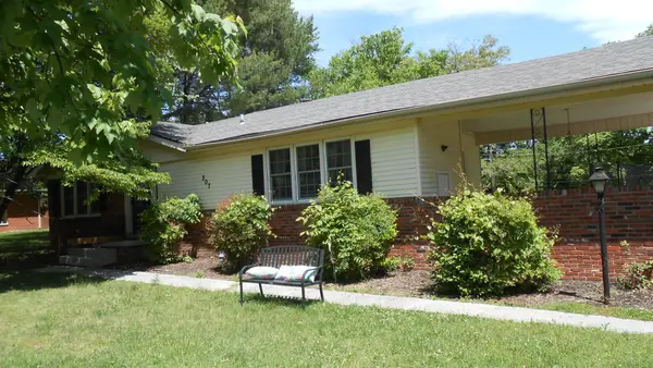 207 Marietta Dr, Hopkinsville, KY 42240