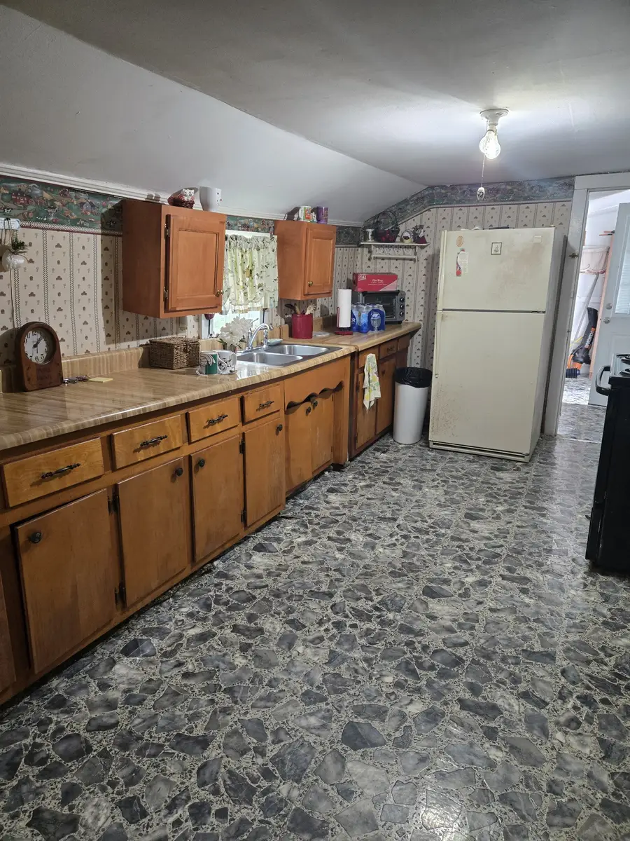 995 Railroad St, Burns, TN 37029 - #2