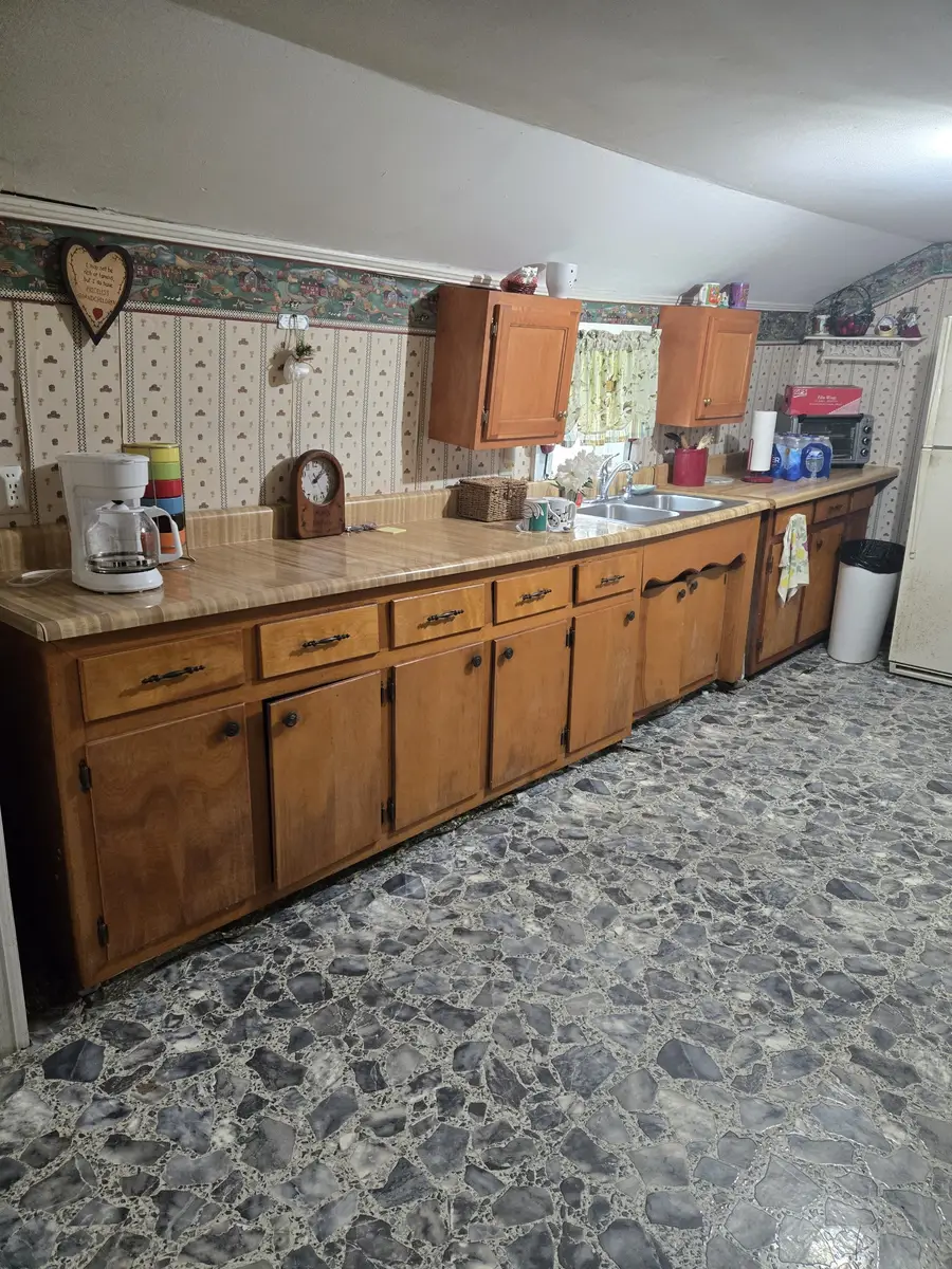 995 Railroad St, Burns, TN 37029 - #3