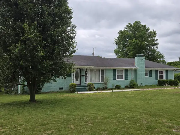 209 Hawkins Ave, Gallatin, TN 37066