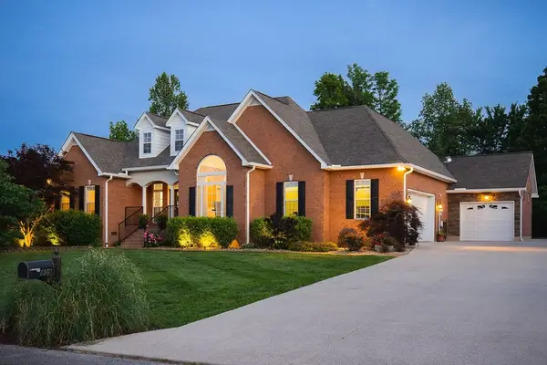 809 Windingbrook Ct, Cookeville, TN 38506