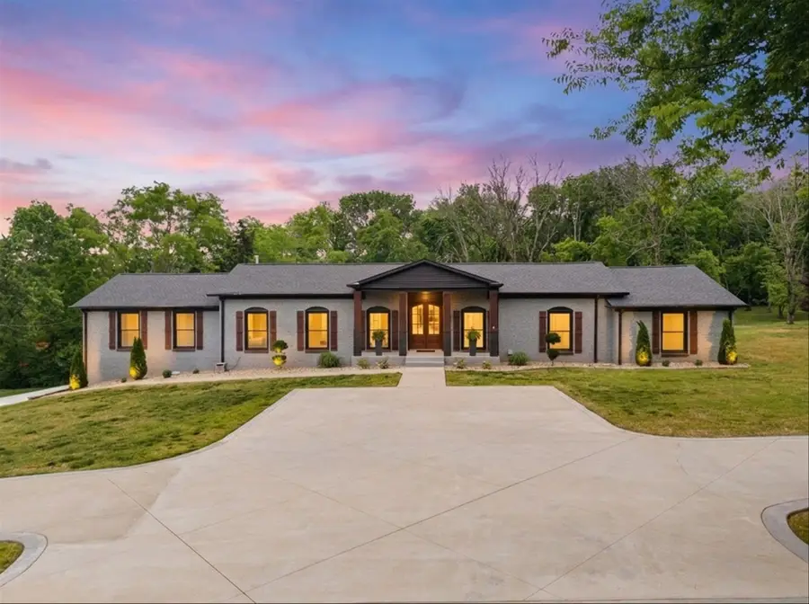 8115 Vaden Dr, Brentwood, TN 37027 - #2