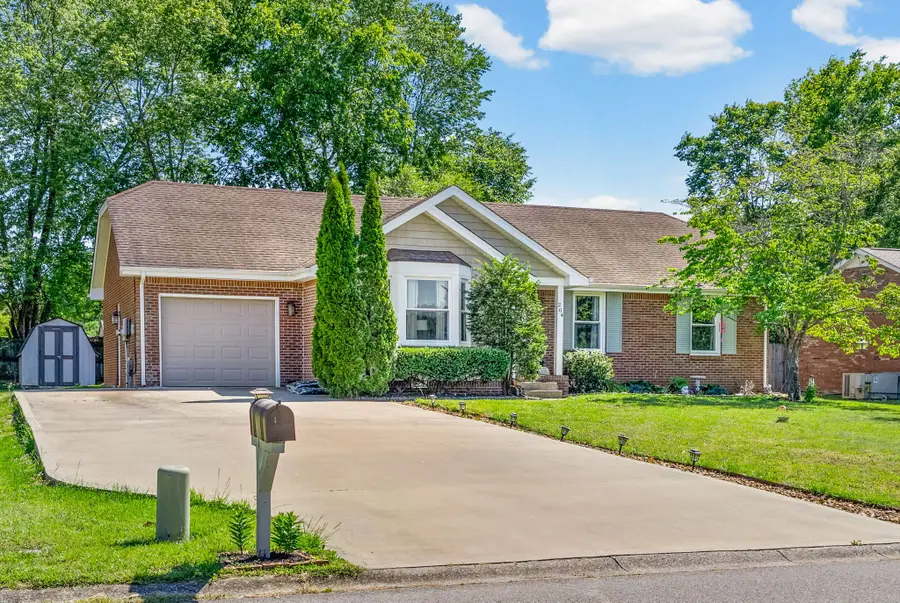 204 Millstone Cir, Clarksville, TN 37042 - #2