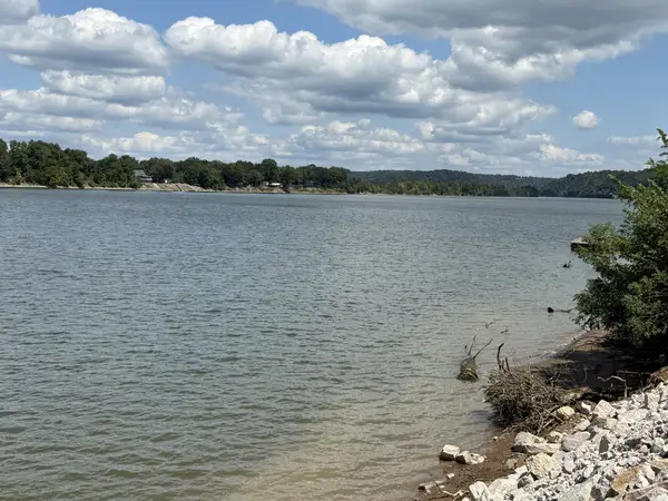 705 River Front Drive, Clifton, TN 38425
