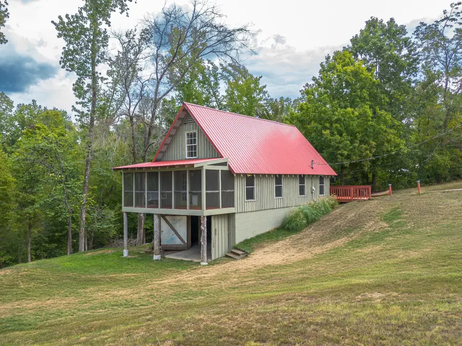 4428 Deer Creek Rd, Linden, TN 37096 - #3