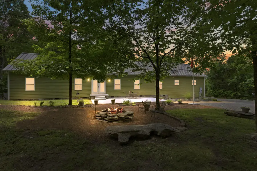 9588 Vaught Rd, Readyville, TN 37149 - #3