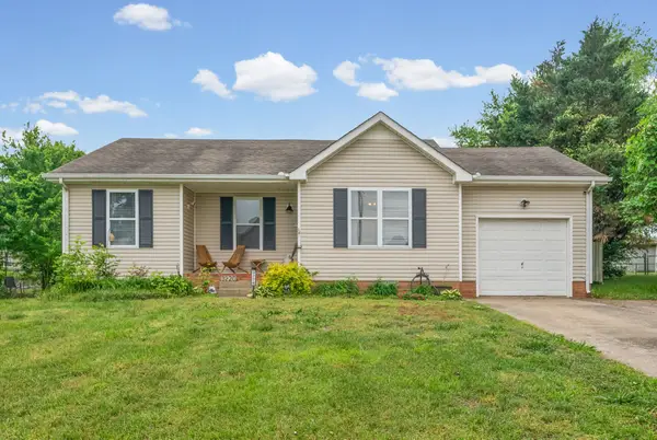 3220 N Senseney Cir, Clarksville, TN 37042