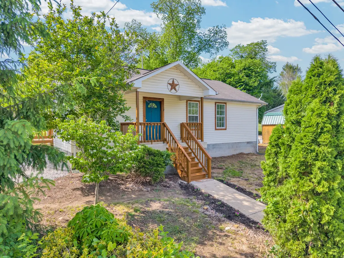 7 N Carter St, Sparta, TN 38583 - #1