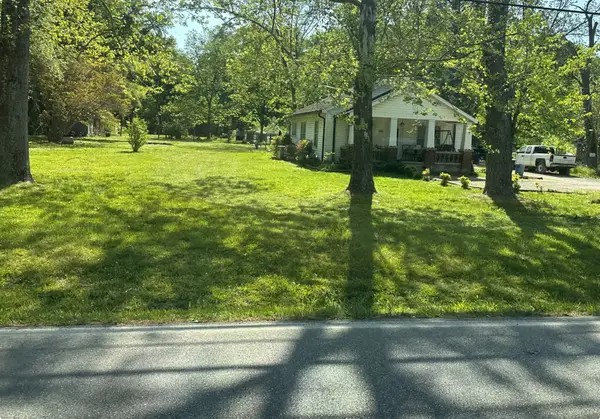 609 Westside Dr, Tullahoma, TN 37388