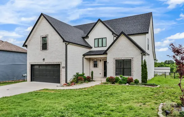 1298 Highgrove Ln, Clarksville, TN 37043