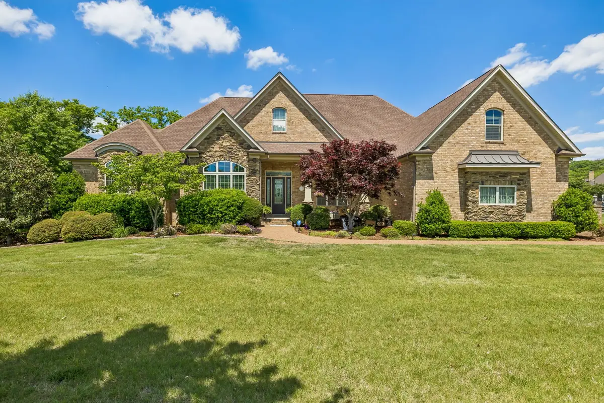 2534 Belle Brook Dr, Franklin, TN 37067 - #1