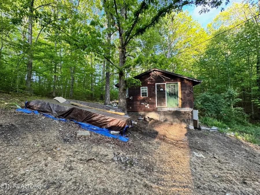 765 Sleepy Hollow Rd, Jamestown, TN 38556 - #2