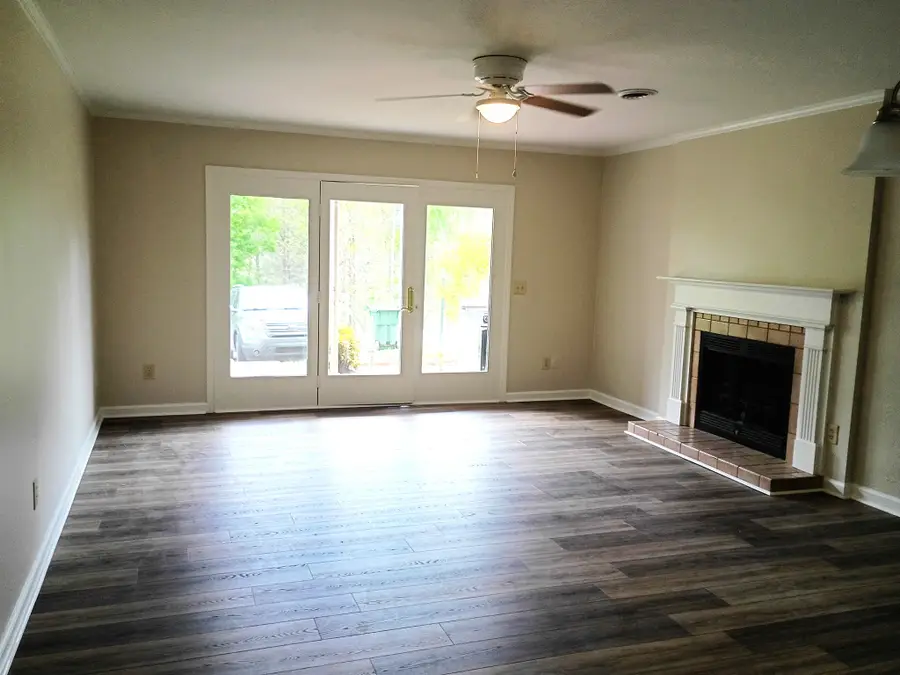 307 Village Ln W, Dickson, TN 37055 - #3