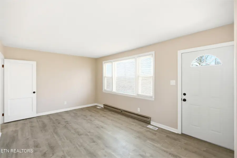 407 Oakcrest Rd, Knoxville, TN 37912 - #3