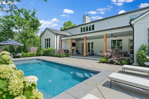 2825 Sugar Tree Rd, Nashville, TN 37215