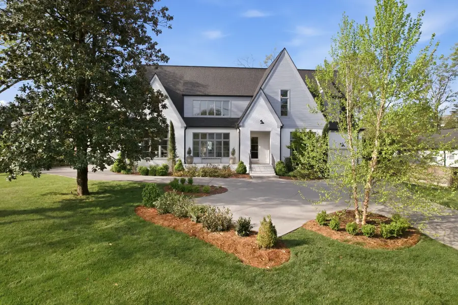 2825 Sugar Tree Rd, Nashville, TN 37215 - #2