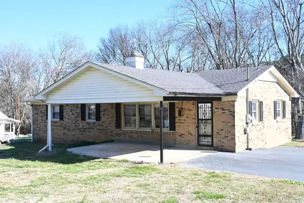 109 2nd Ave N, Loretto, TN 38469