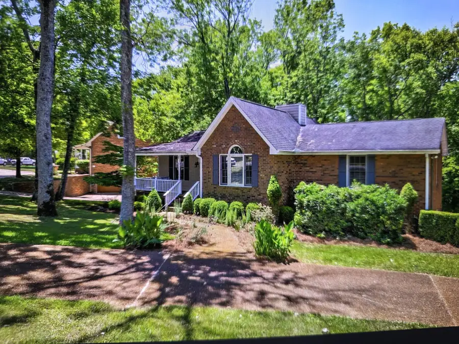 1006 Cynthia Trl, Goodlettsville, TN 37072 - #2