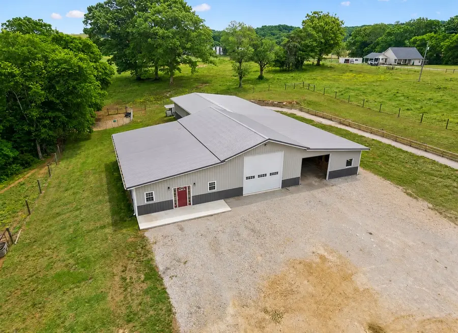 950 Old Agnew Rd, Pulaski, TN 38478 - #2