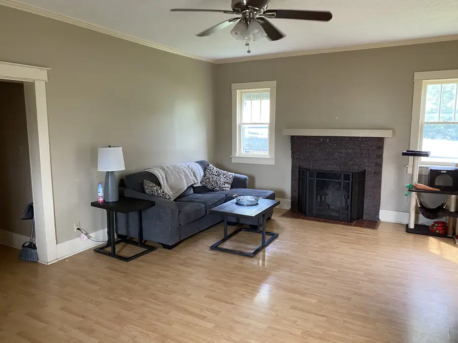 212 W End Ave, Dickson, TN 37055 - #3