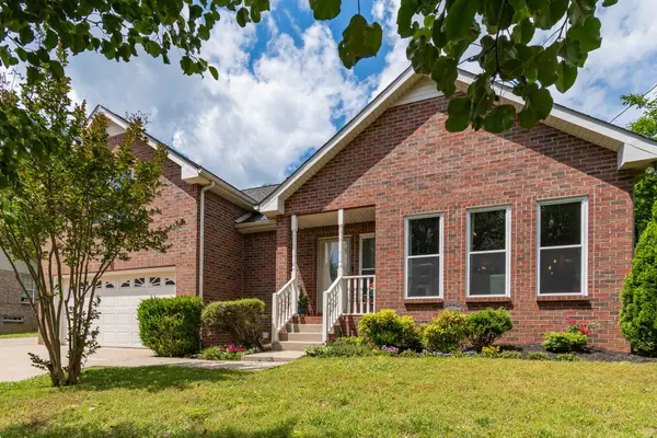 110 W Braxton Ln, Hendersonville, TN 37075