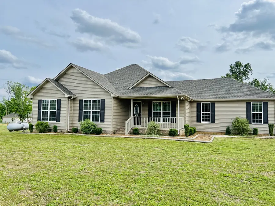 4861 Little Dry Creek Rd, Pulaski, TN 38478 - #2