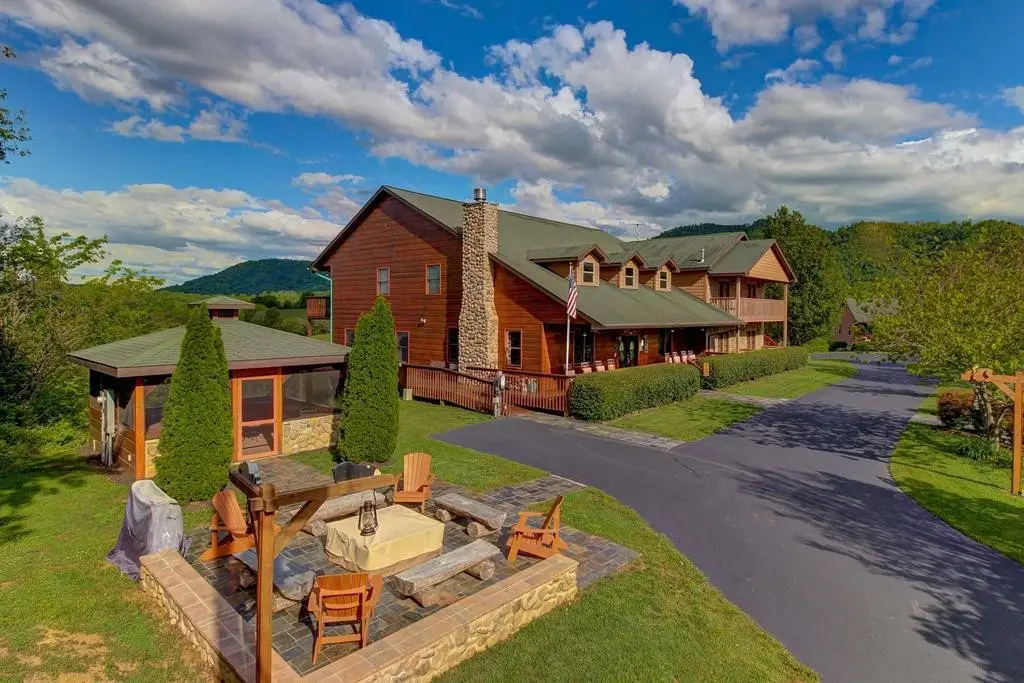 2149 Seaton Springs Rd, Sevierville, TN 37862 - #1