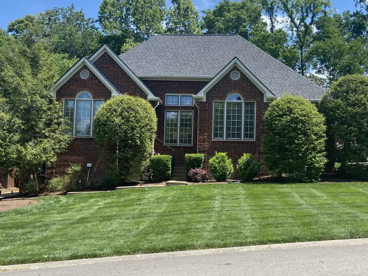 8013 Montcastle Dr, Nashville, TN 37221 - #1
