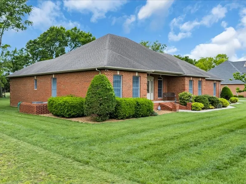 261 Bell Dr W, Winchester, TN 37398 - #3