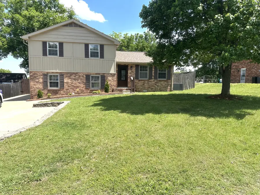 106 Overlook Dr, Hendersonville, TN 37075 - #2