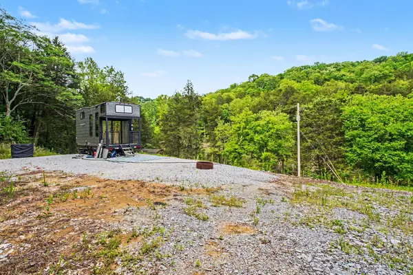19167 Happy Hollow Rd, Buffalo Valley, TN 38548
