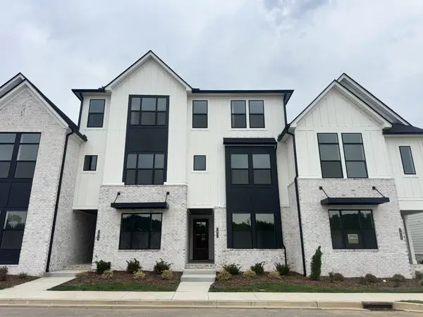 2068 Conductor Ln, Thompsons Station, TN 37179
