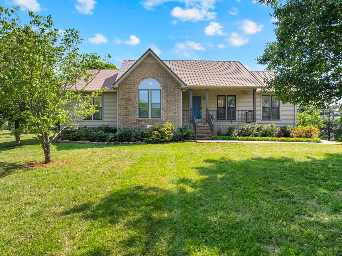 925 N Vine St, Winchester, TN 37398 - #1