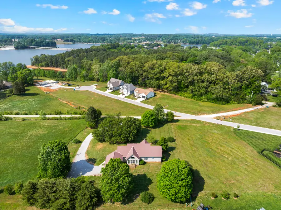 925 N Vine St, Winchester, TN 37398 - #3