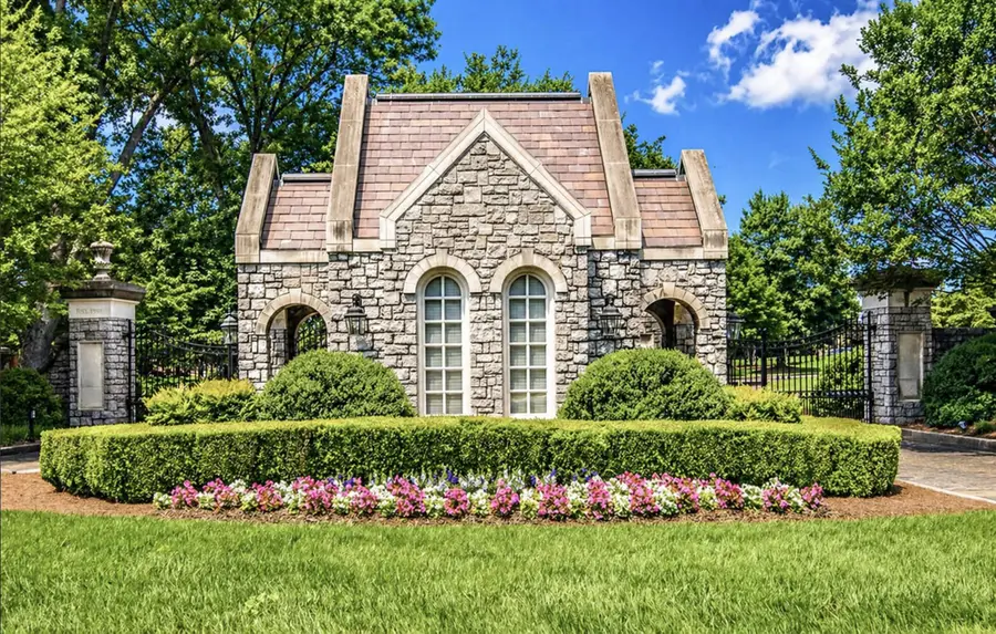 2037 Fransworth Dr, Nashville, TN 37205 - #3