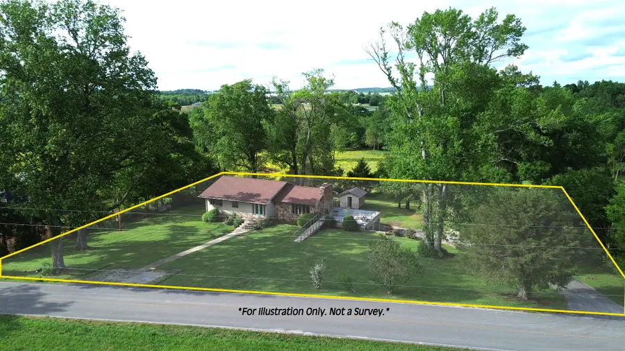 1225 Williams St, Decherd, TN 37324 - #3