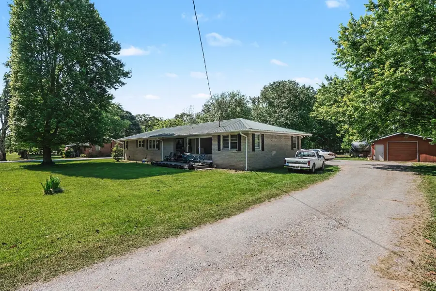 190 W Lynn Dr, Manchester, TN 37355 - #2