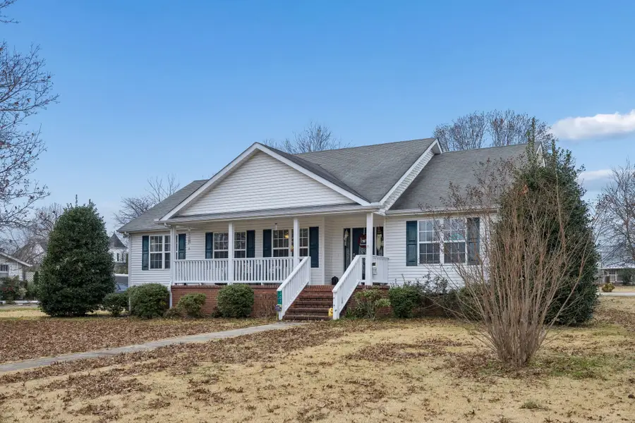 301 W King St, Morrison, TN 37357 - #2