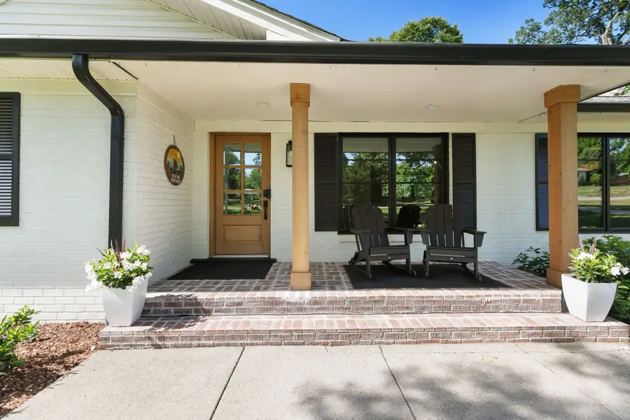 647 Oakley Dr, Nashville, TN 37220 - #2