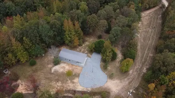3412 Dogwood Rd, Hurricane Mills, TN 37078