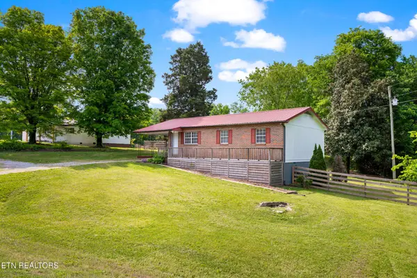 4500 Martel Rd, Lenoir City, TN 37772
