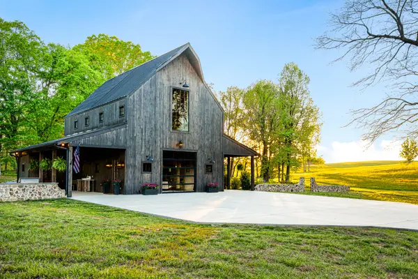795 Tucker Rd, Dickson, TN 37055
