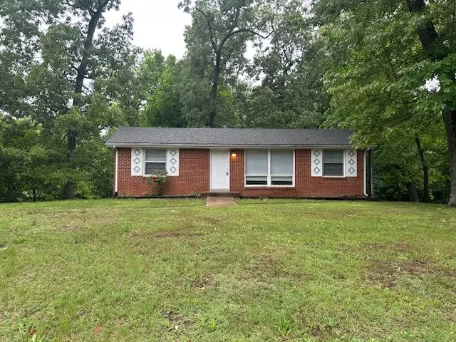 108 Meadowbrook Dr, Clarksville, TN 37042 - #1