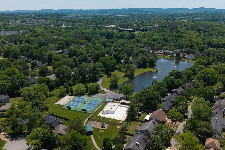 518 Maplegrove Dr, Franklin, TN 37064 - #2