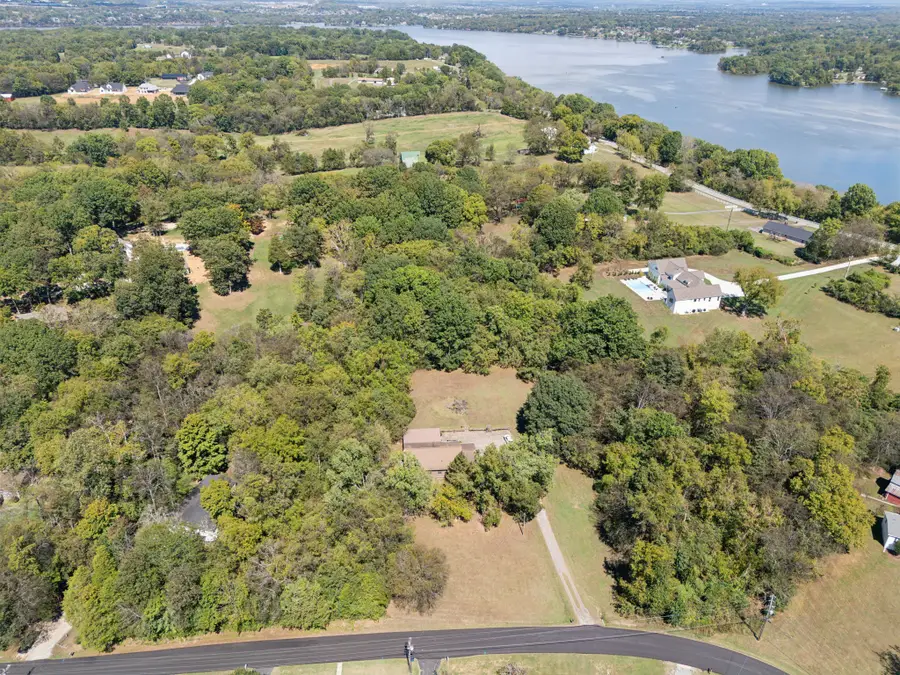 210 Crosswinds Dr, Mount Juliet, TN 37122 - #3